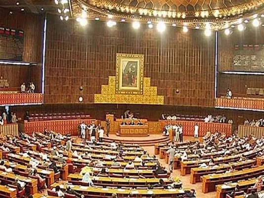 Senate-session-534x400