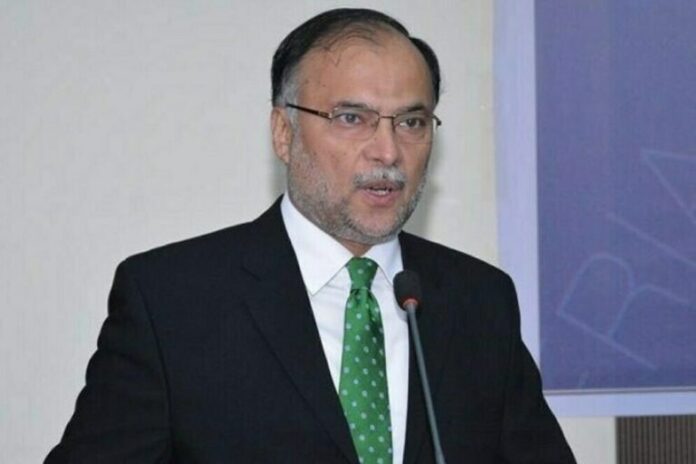 Ahsan-Iqbal-1-696x464