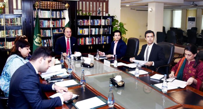 Federal-Finance-Minister-2-696x375