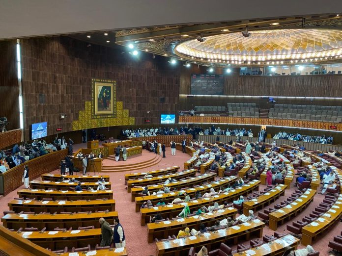 Aon-Abbas-Member-of-National-Assembly-Stability-Pakistan-Party-696x522